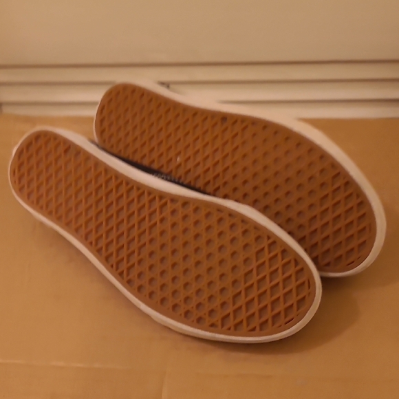 Vans Off The Wall Men's Black and White Low-Top Sneakers - Picture 7 of 7